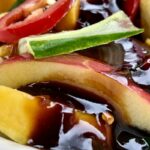 Roedjak Manis (of rugjak Manis) is een pittige, zoetzure fruitsalade